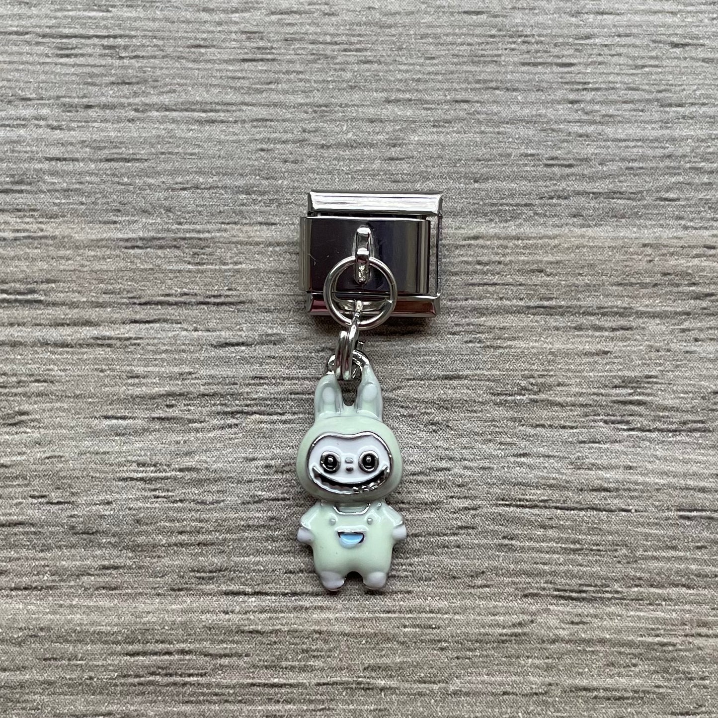 CHARM Colgante Labubu