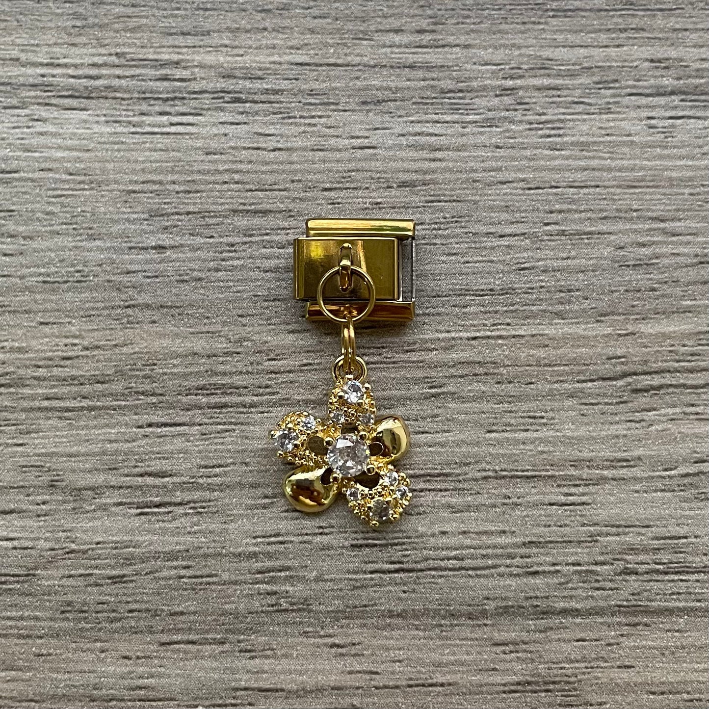 CHARM Colgante Flor con Zirconia