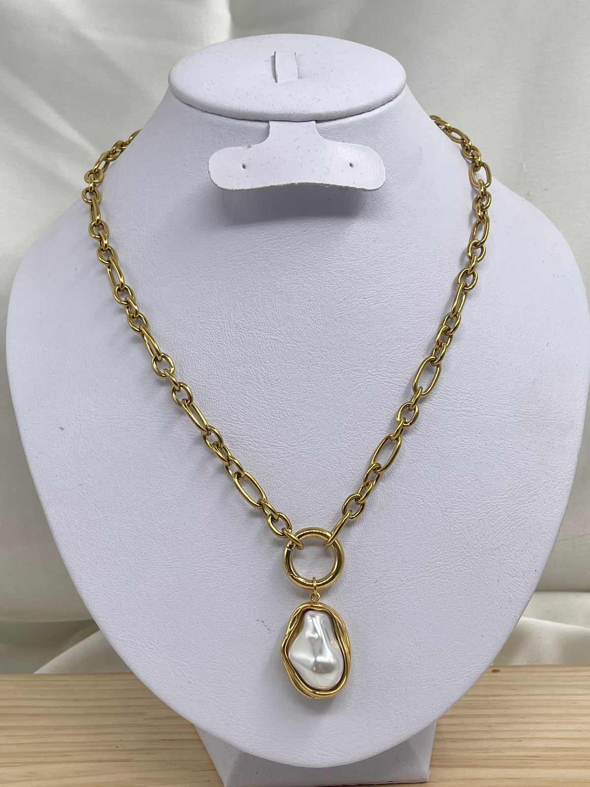 Collar Media Perla