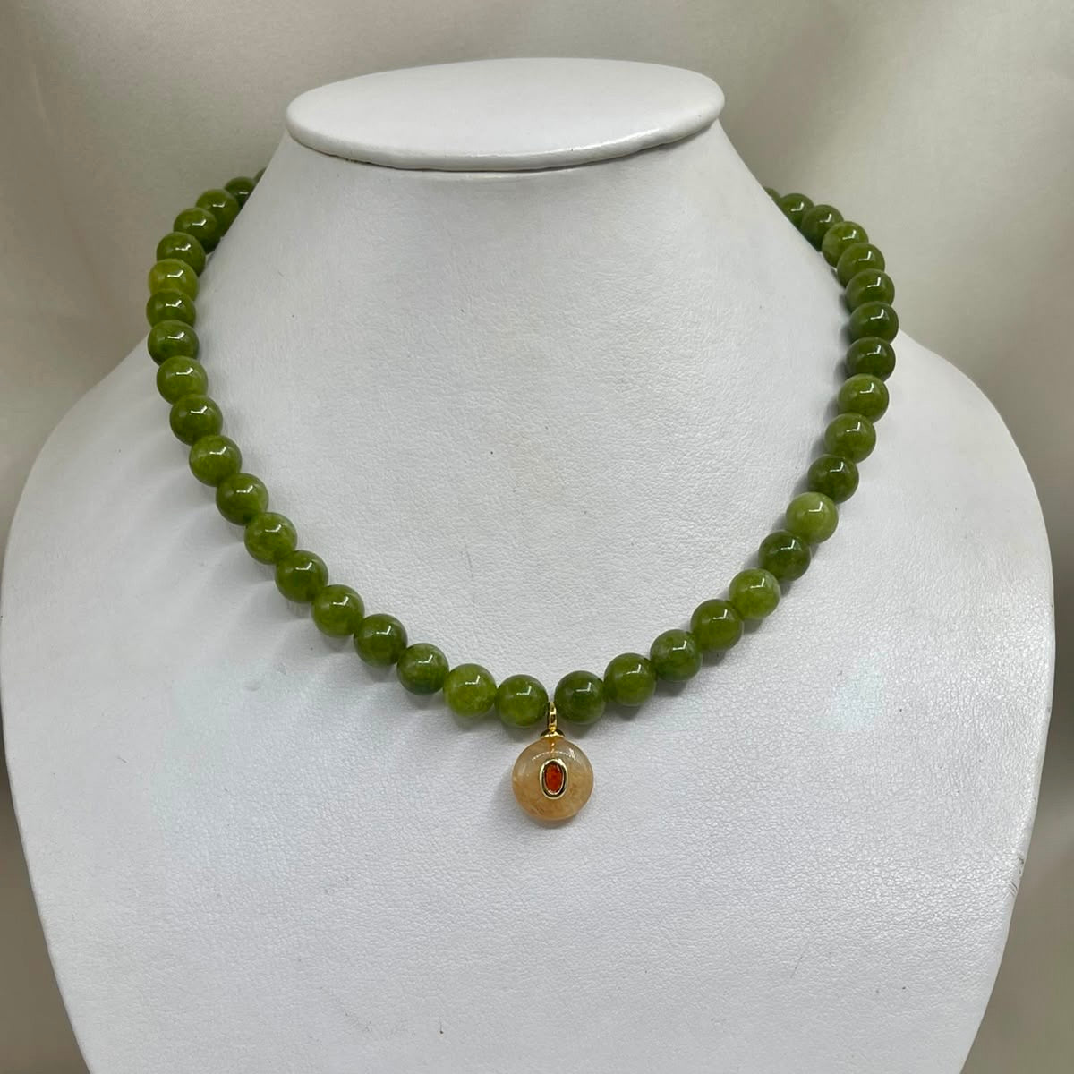 Collar Piedra Natural con Dije