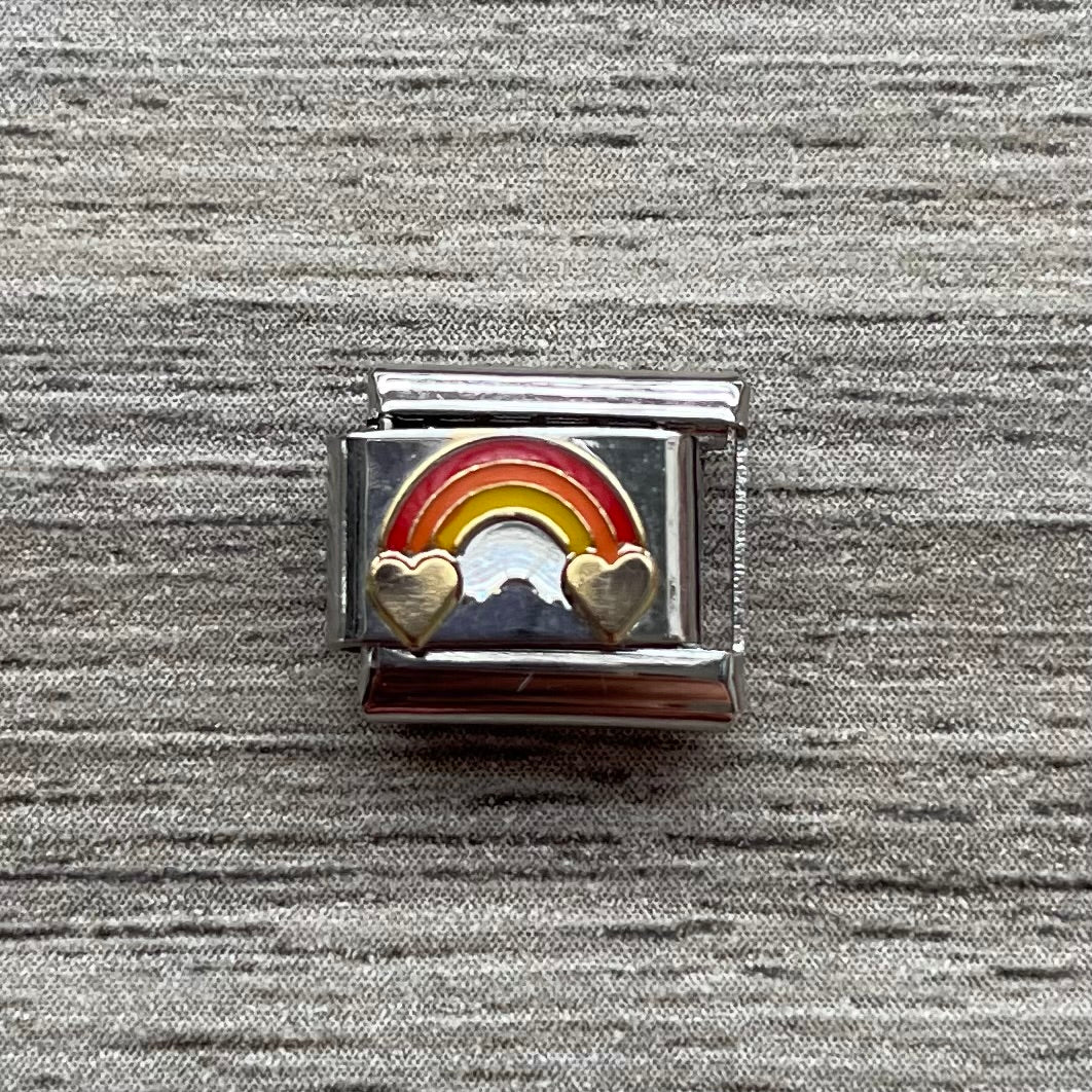 CHARM Arcoíris con corazón dorado 🌈