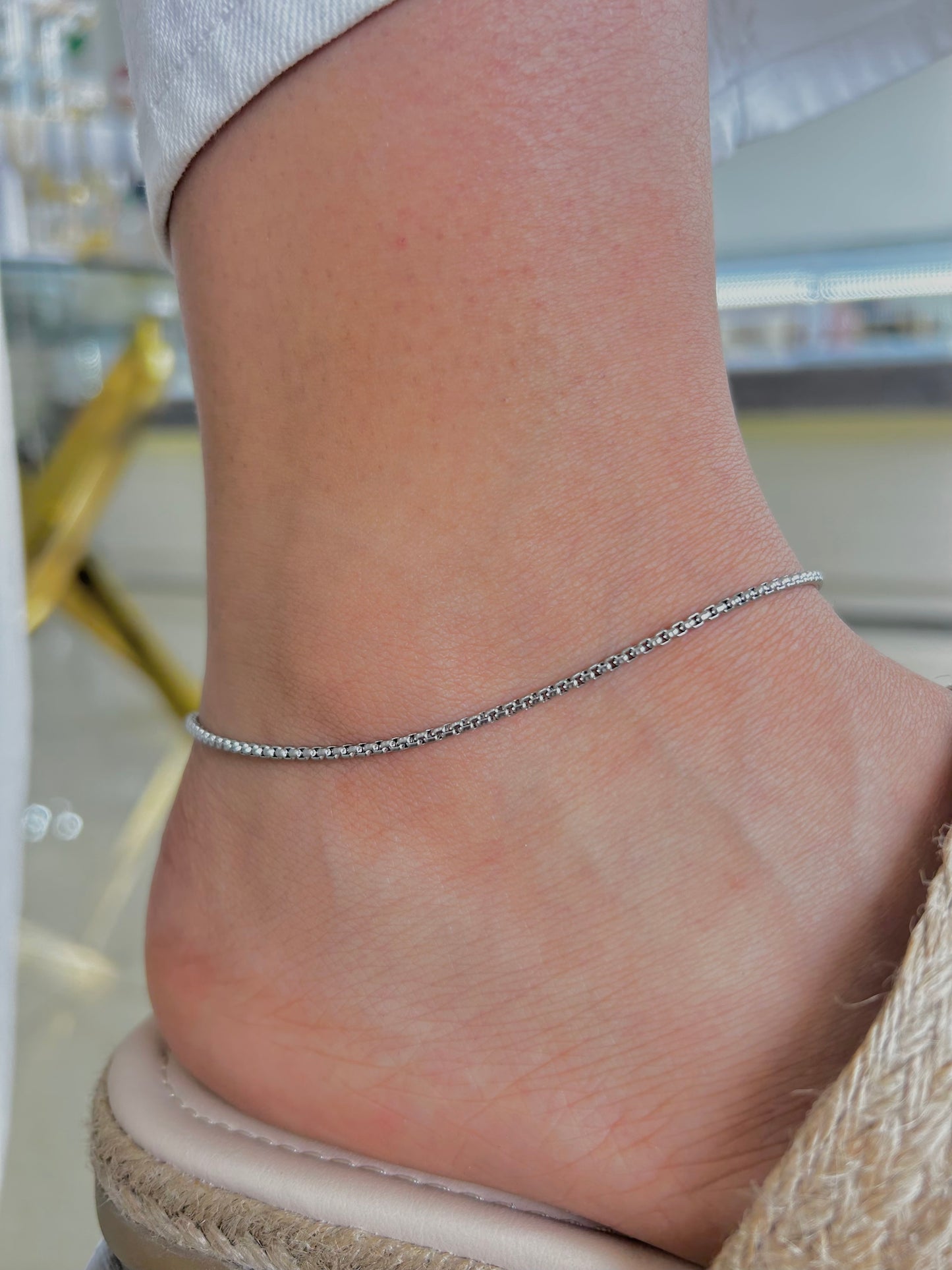 Tobillera de acero en plateada