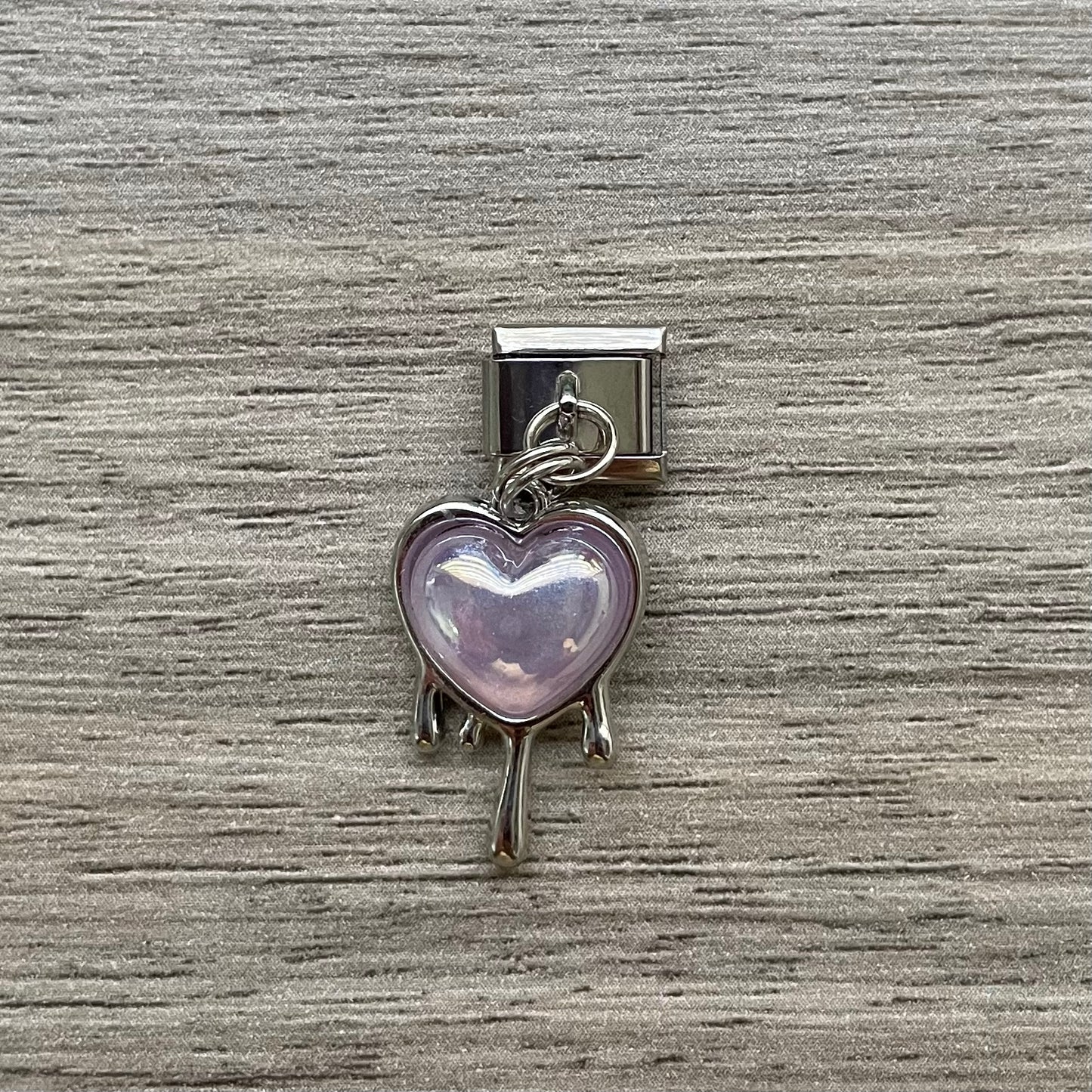 CHARM Colgante Corazón Derretido Lila
