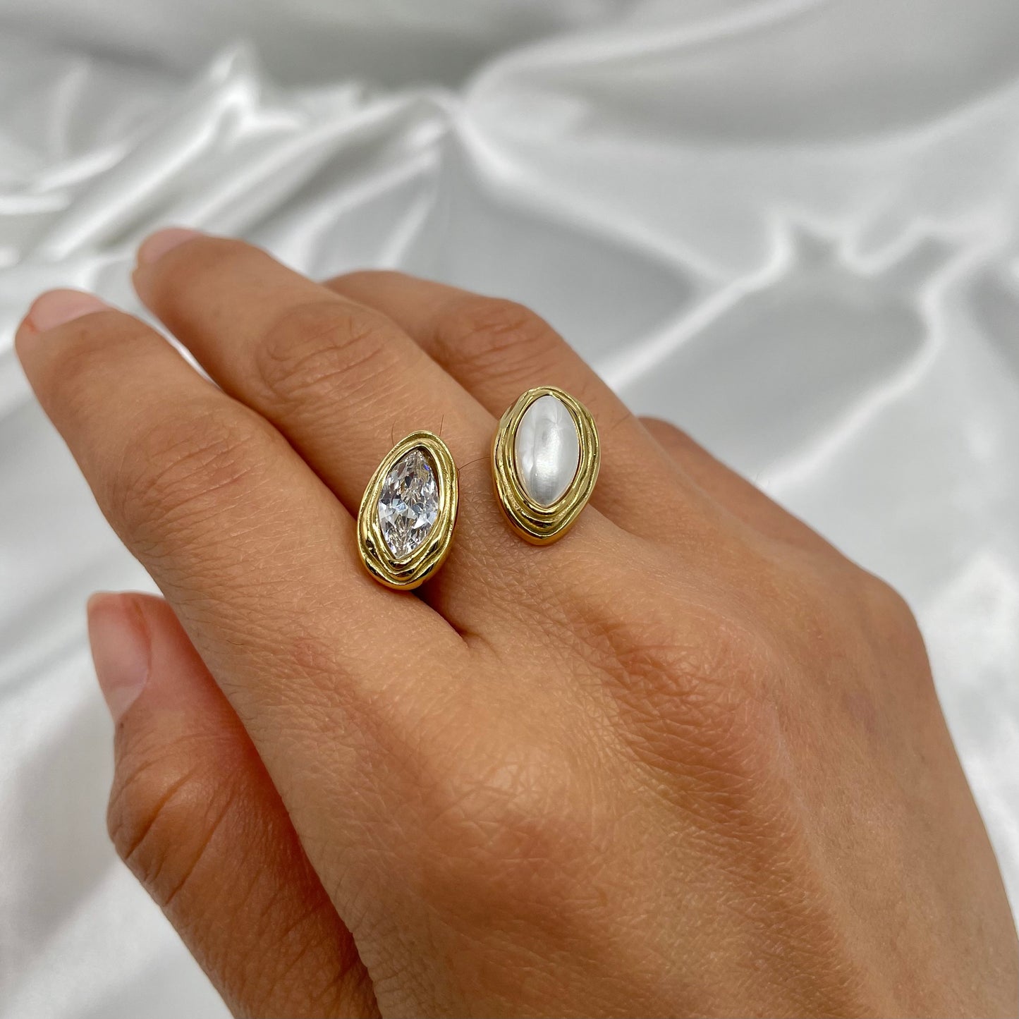 Anillo Perla con Zirconia