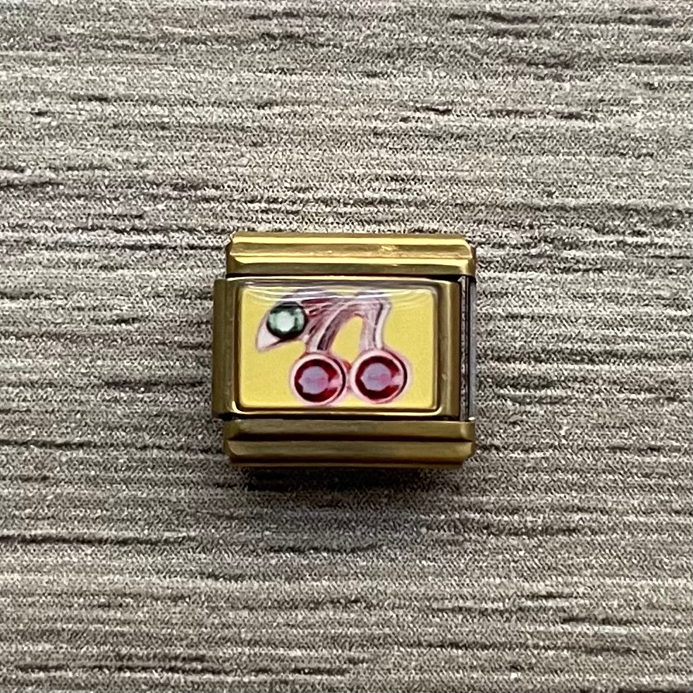 CHARM Gold Cherry