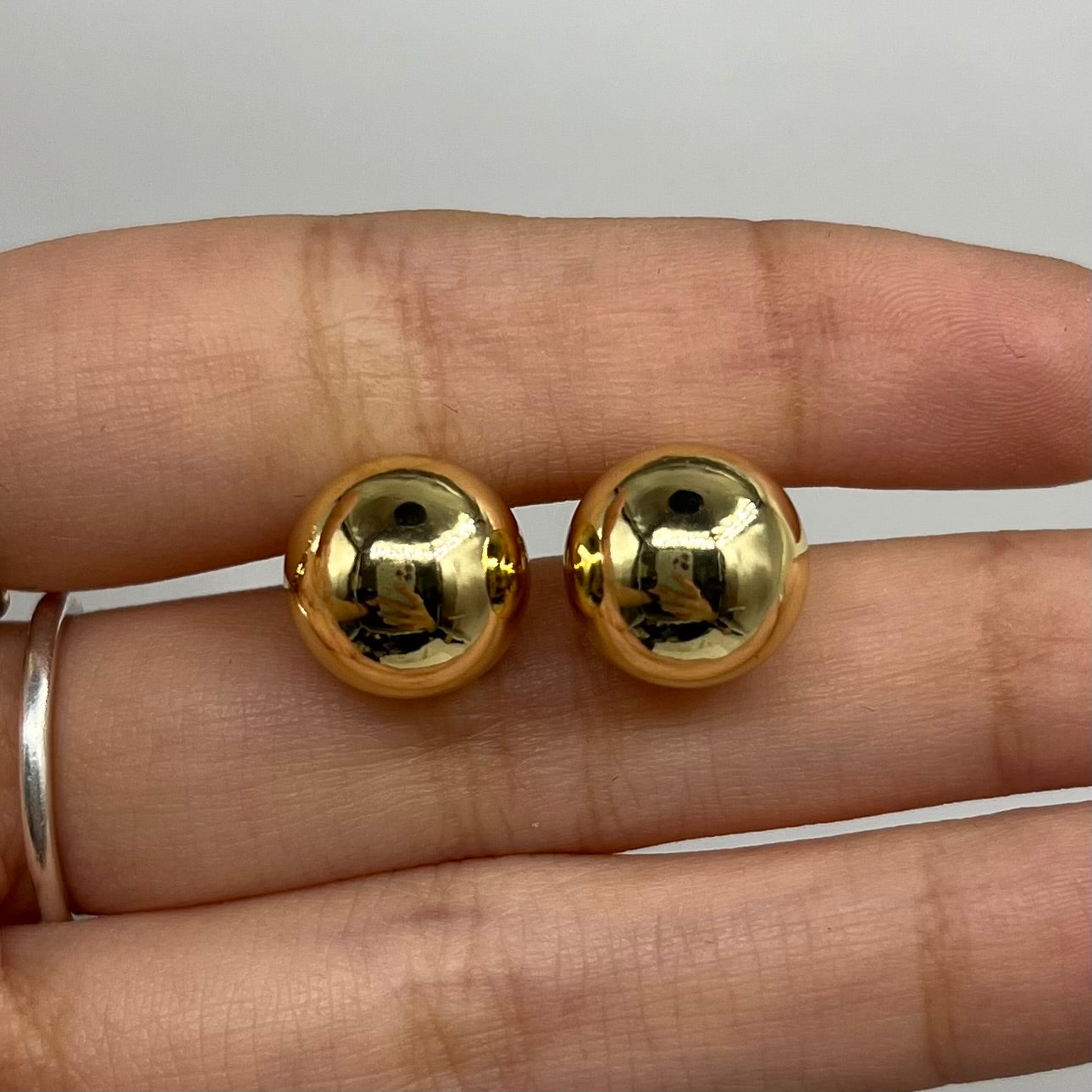 Aretes bolita poste