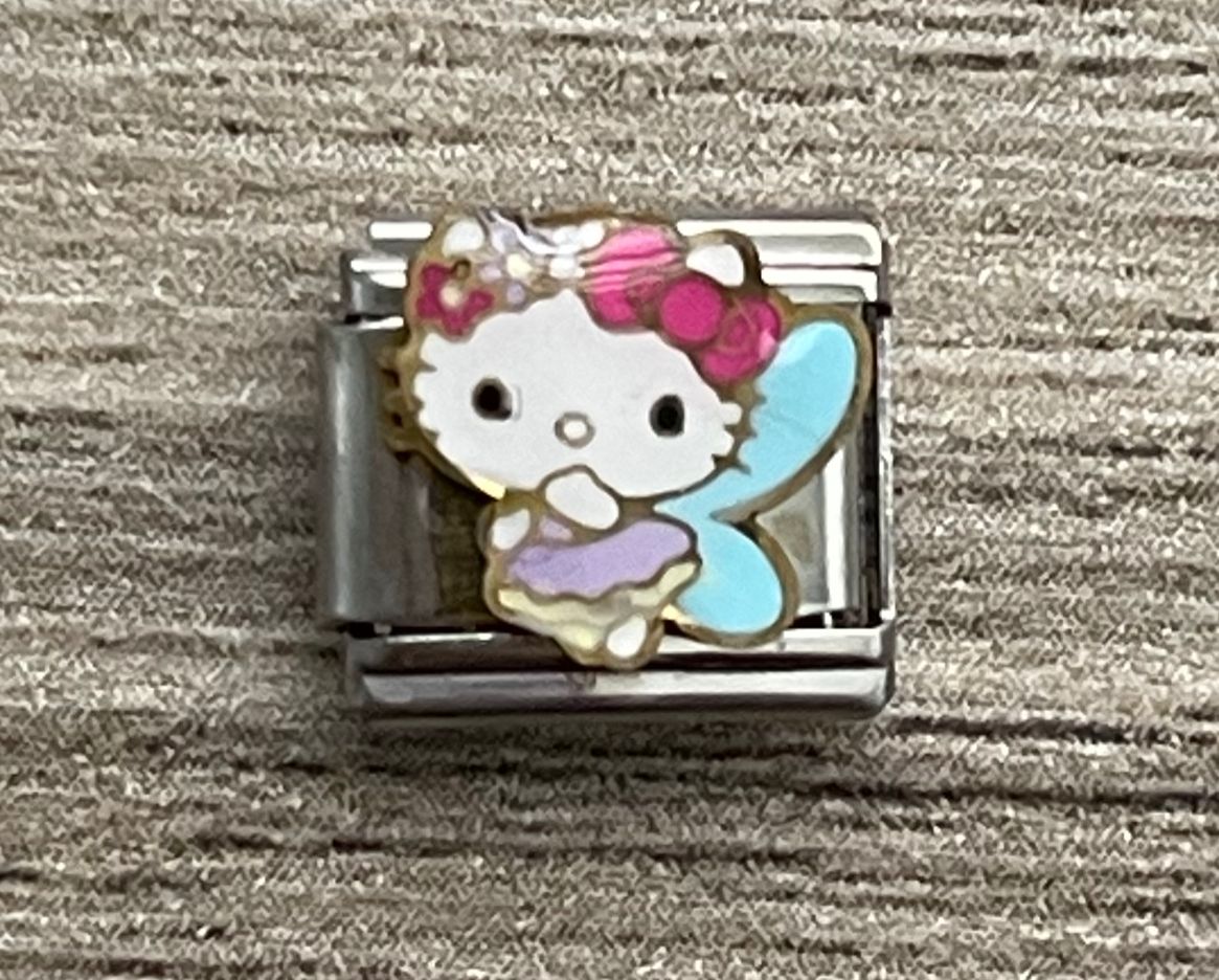CHARM Hello Kitty Hada