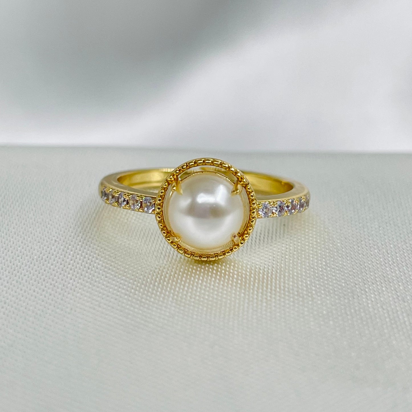 Anillo perla con circonias