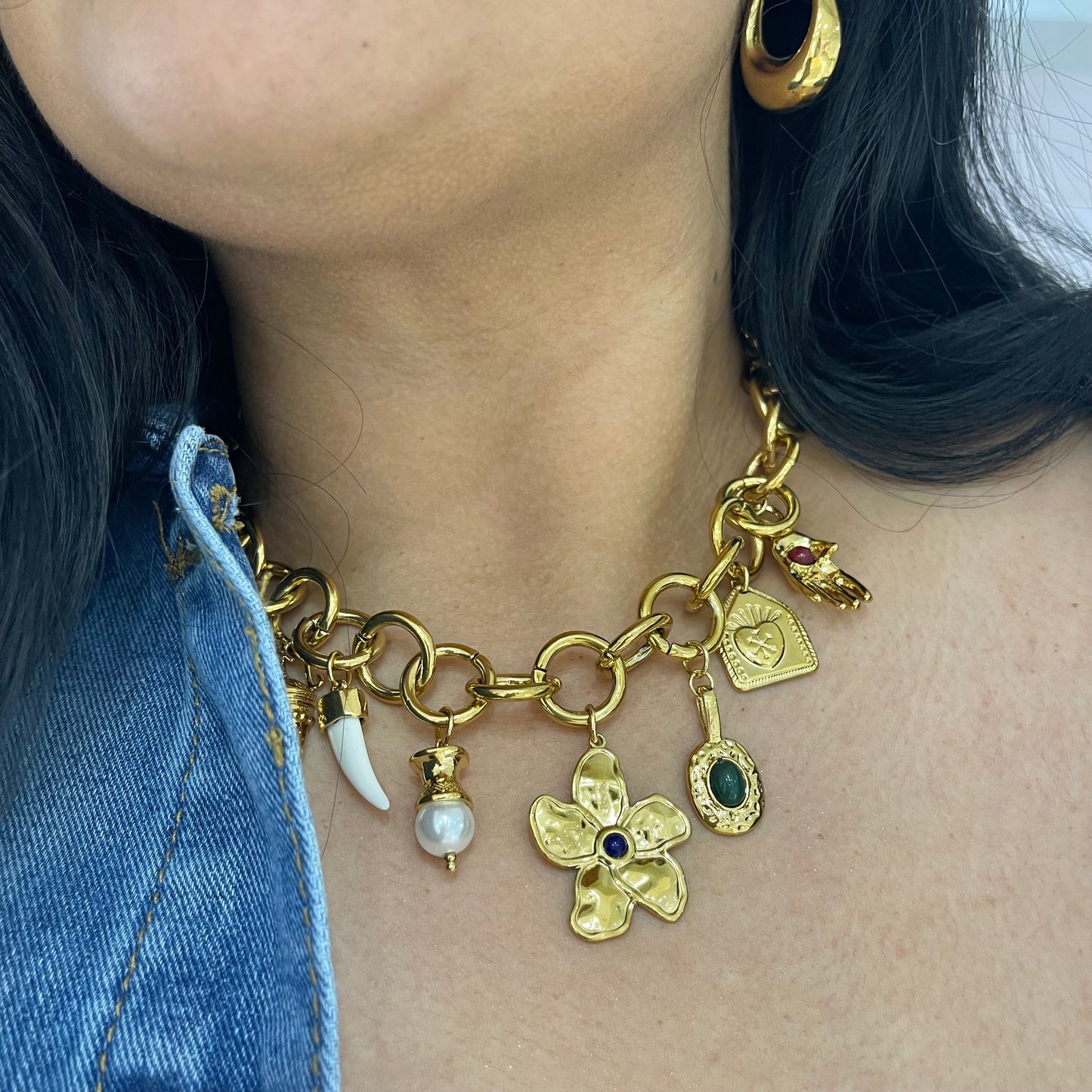 Collar Flor Colmillo