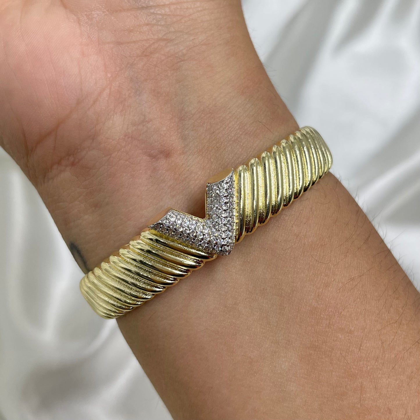 Brazalete V Circonia