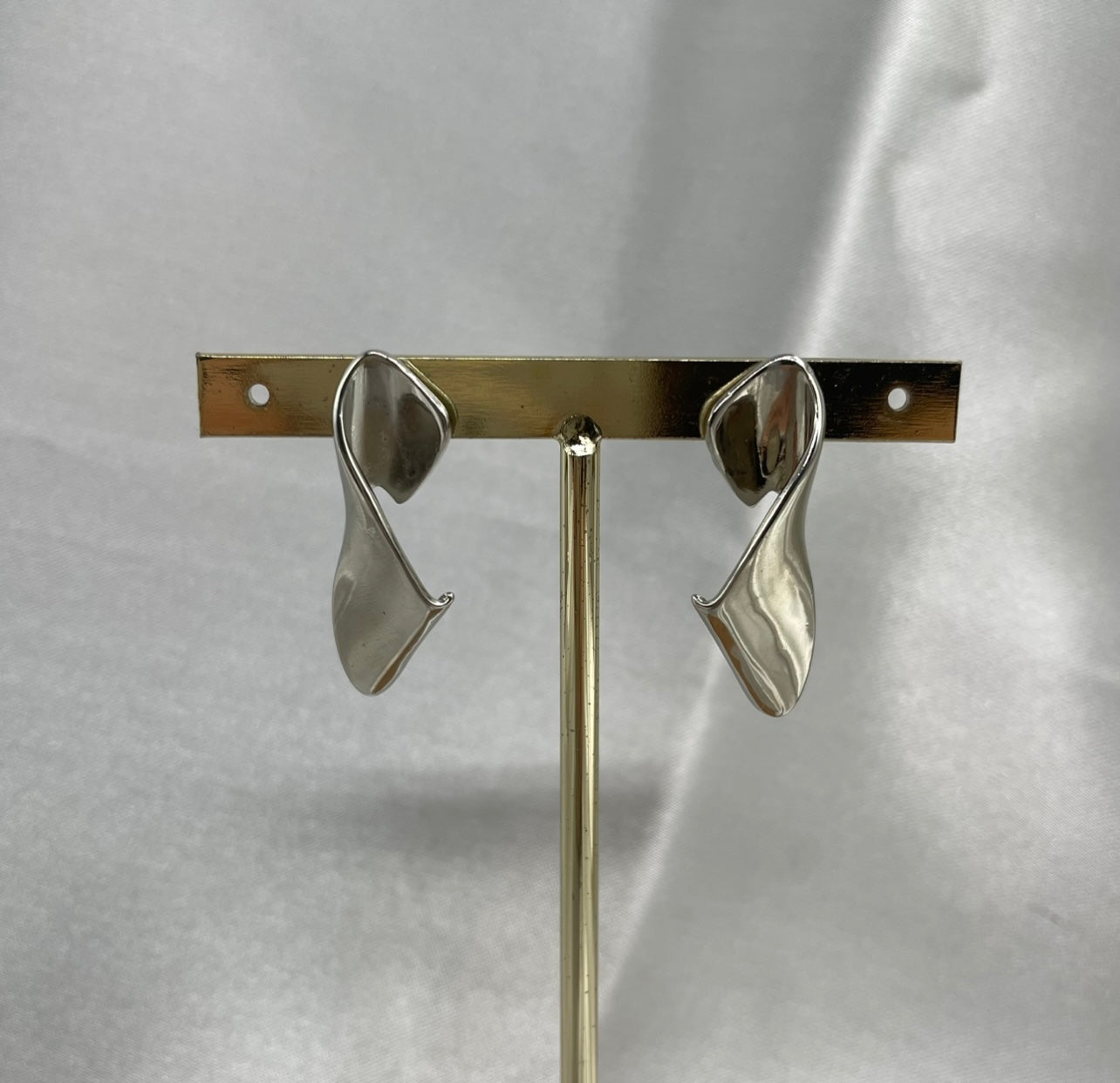 Aretes Plain torcidos