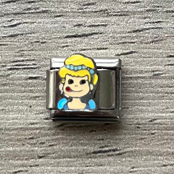 CHARM Princesa Cenicienta