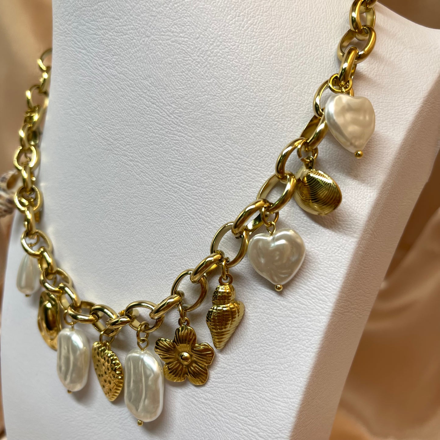 Collar Mar, Dijes y Perlas.