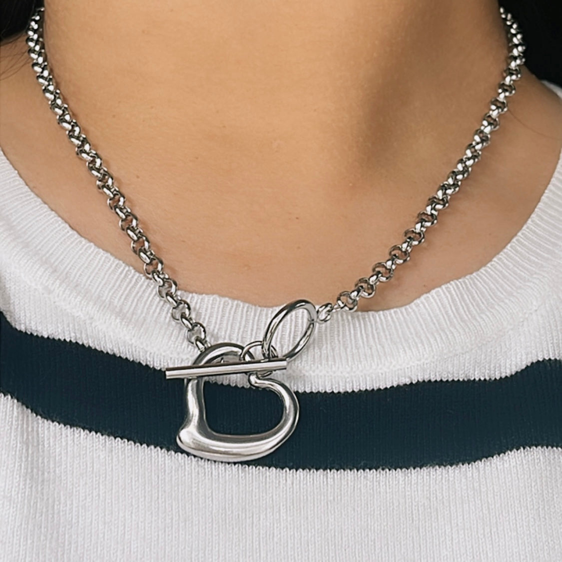 Collar Corazón Broche