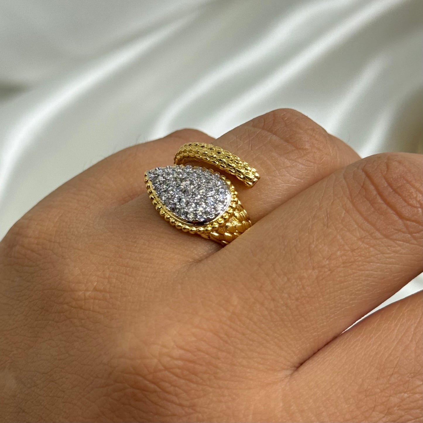 Anillo Bicolor Hoja Circonia 💍