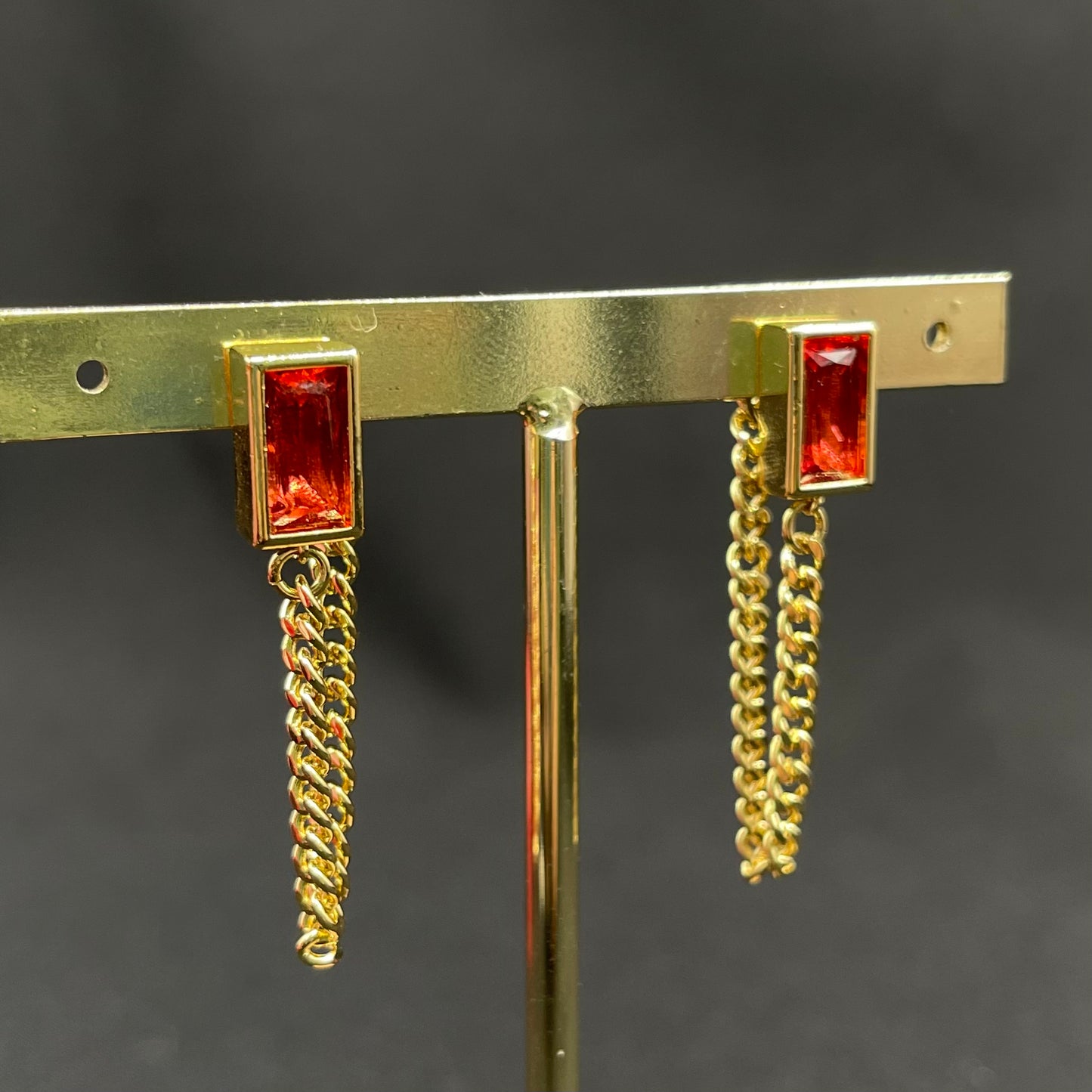 Arete con Cadena cristal Rojo