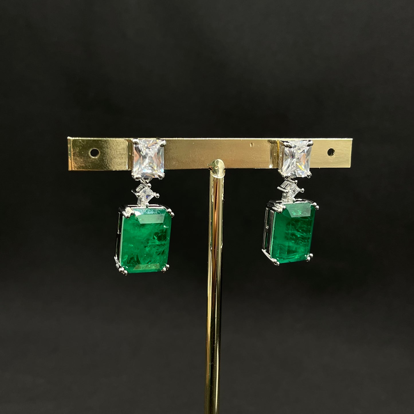 Aretes piedra verde