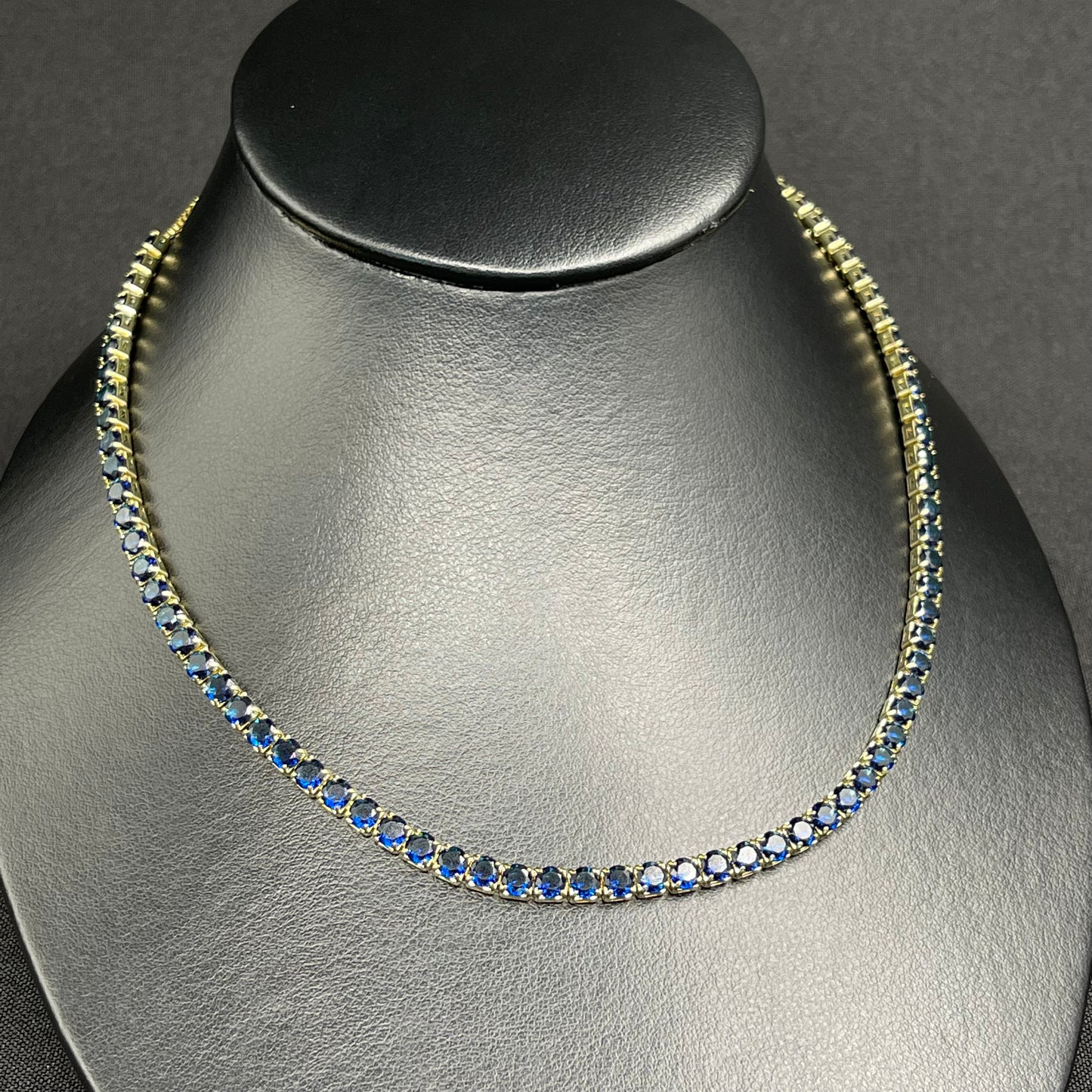 Choker Dorado con Circonia Azul
