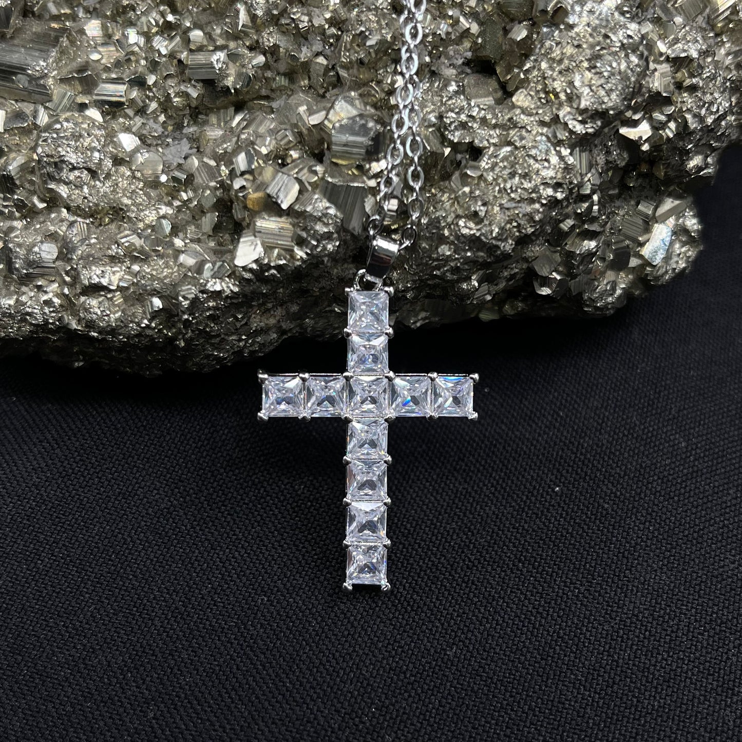 Cruz plateada con princess