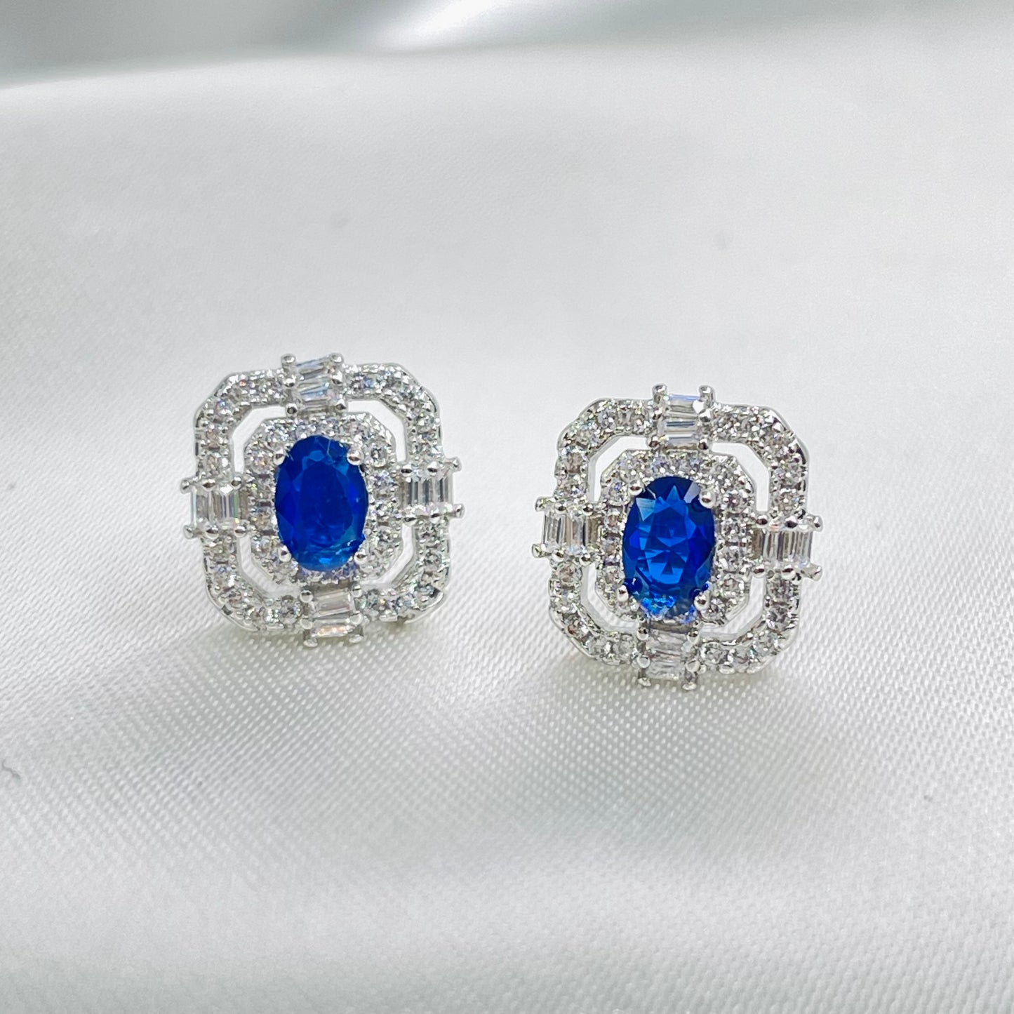 Aretes óvalo azul