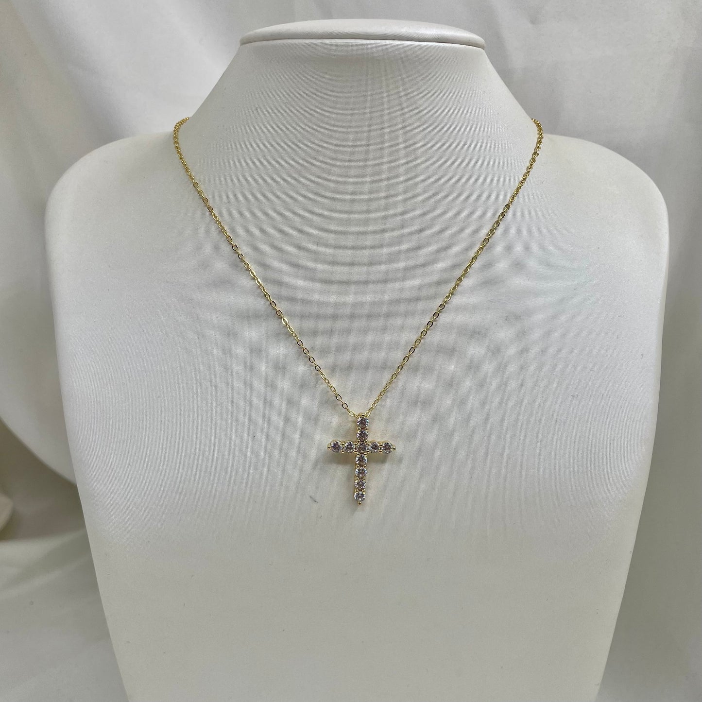 Cadena Cruz Zirconias