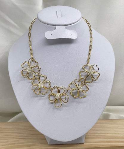Collar Flores de Alambre
