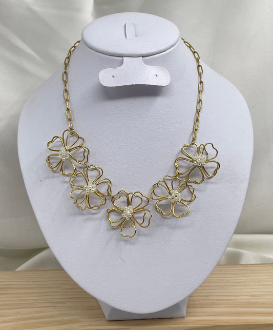 Collar Flores de Alambre