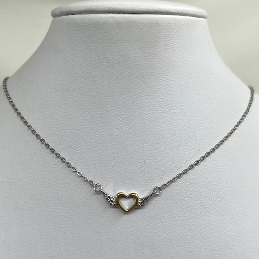 Collar dije corazón con alas