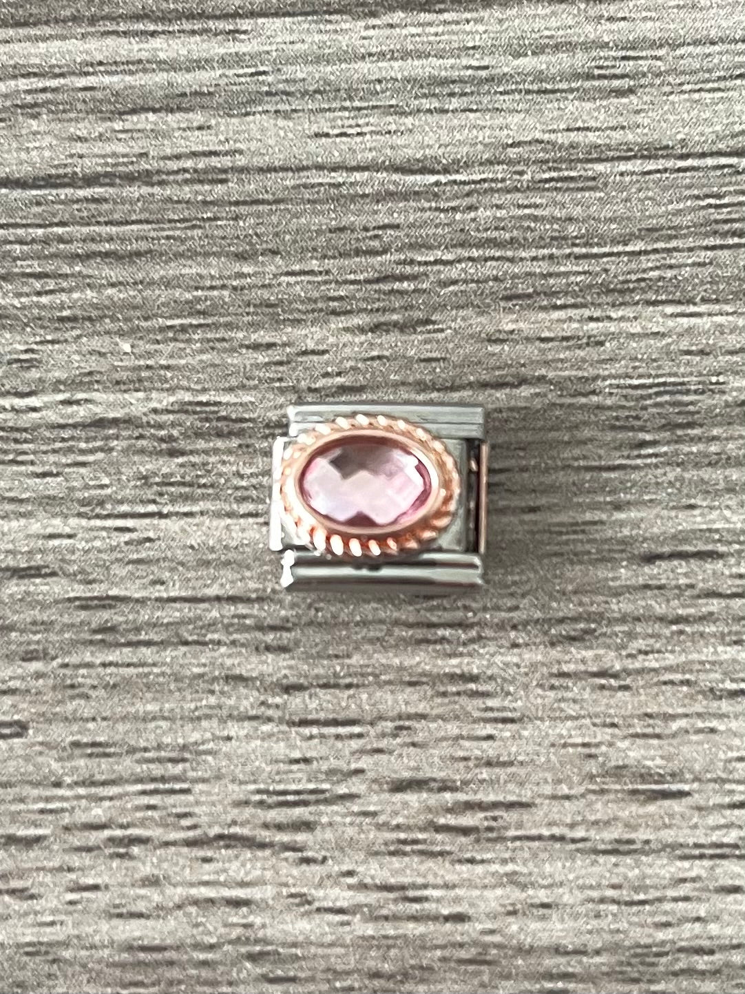 CHARM Gema Rosa