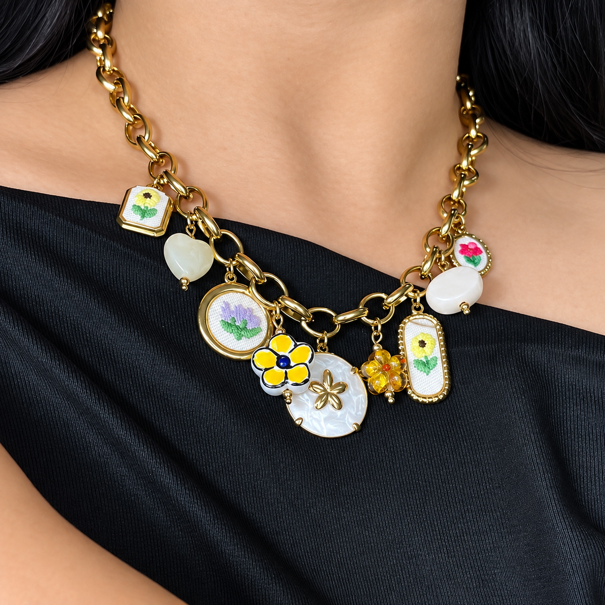 Collar Flor Tejida