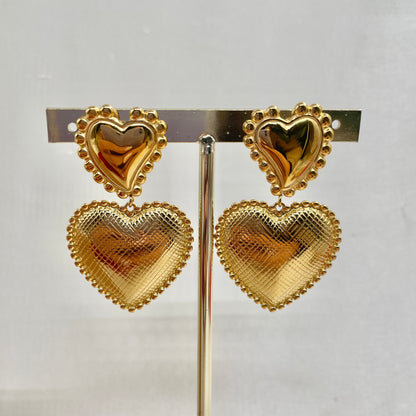 Aretes corazón escudo