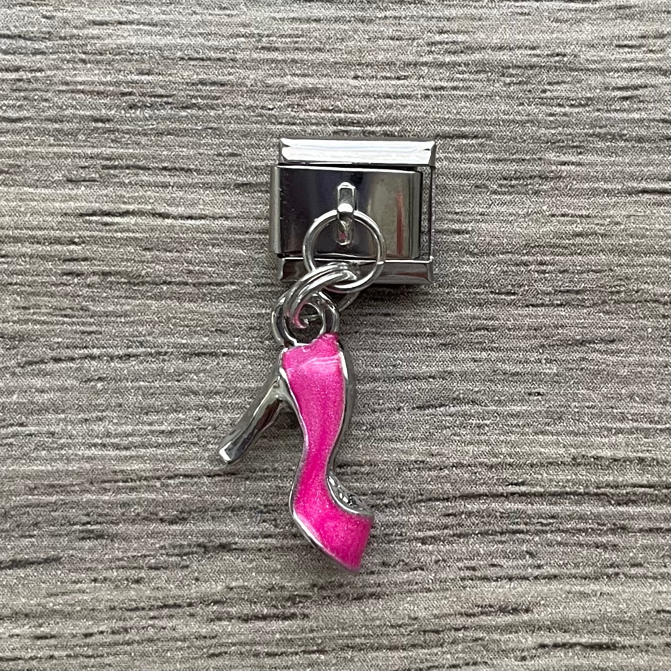 CHARM Tacón Rosa Colgante