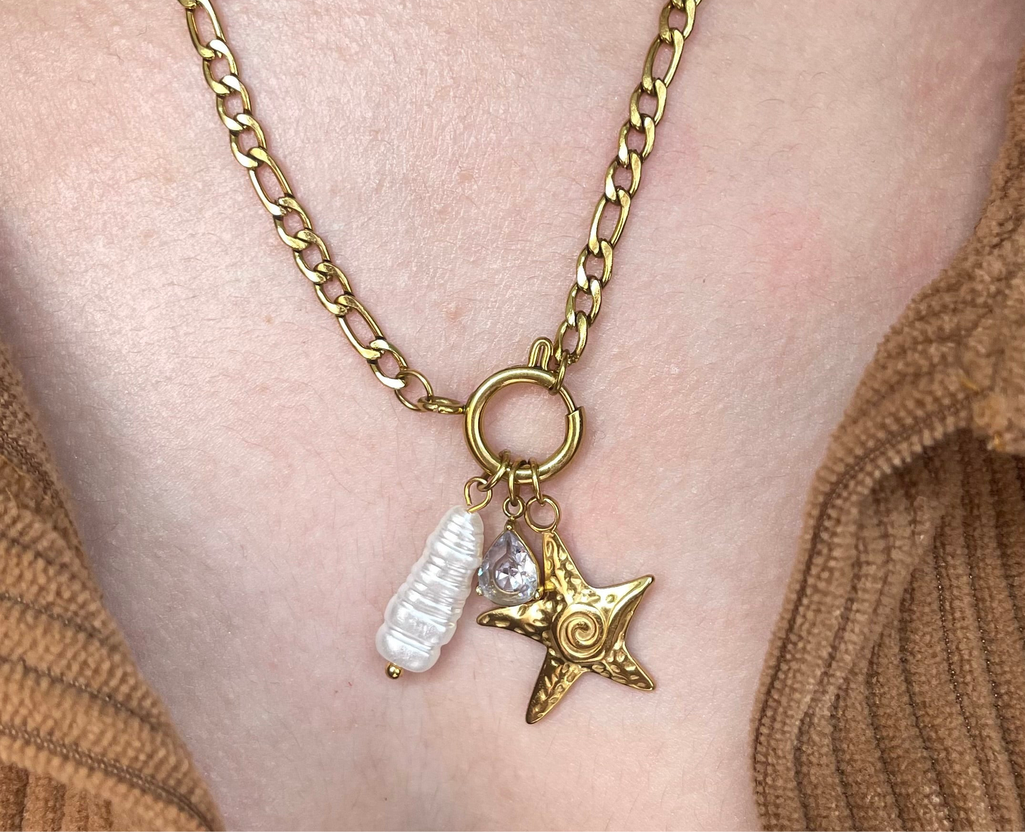 Collar de Acero broche y dijes Estrella de Mar y Perla.