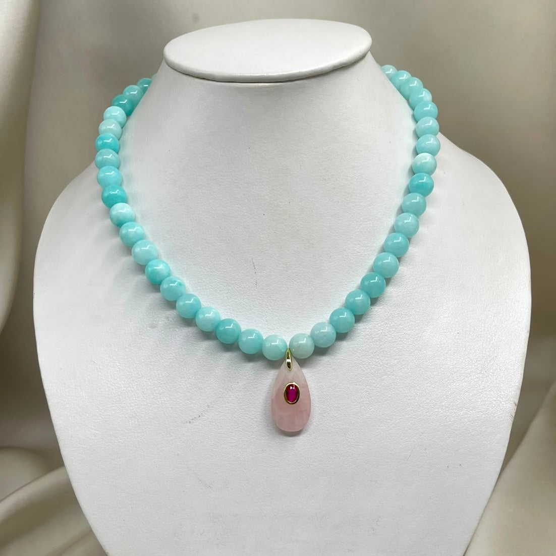 Collar Piedra Natural con Dije