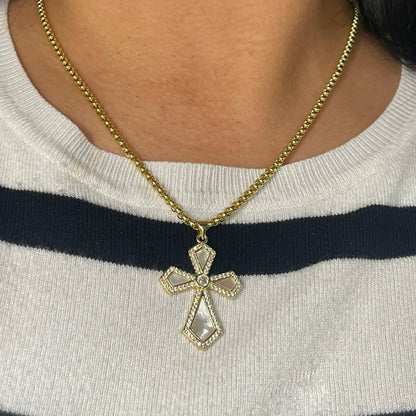 Cruz Concha y Zirconia