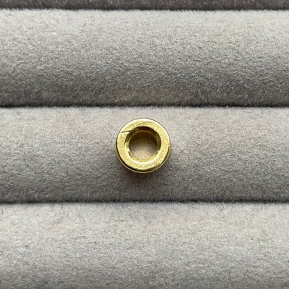 Dije Charm Liso Dorado