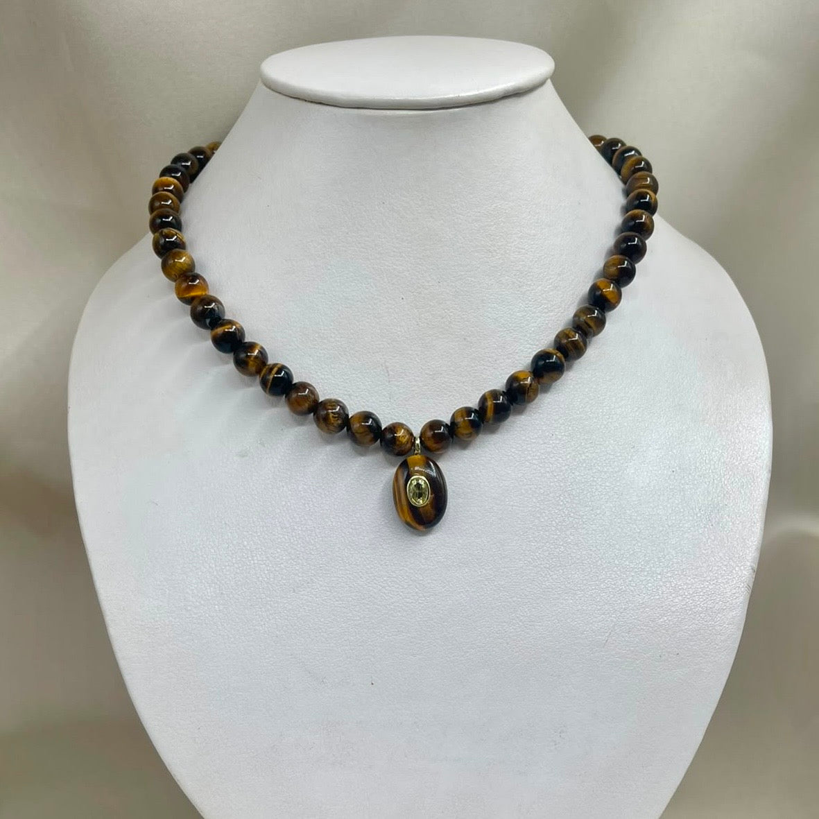 Collar Piedra Natural con Dije