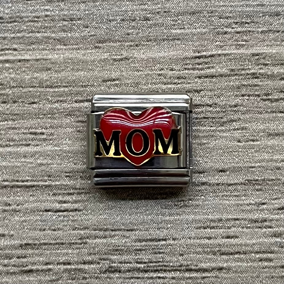 CHARM MOM