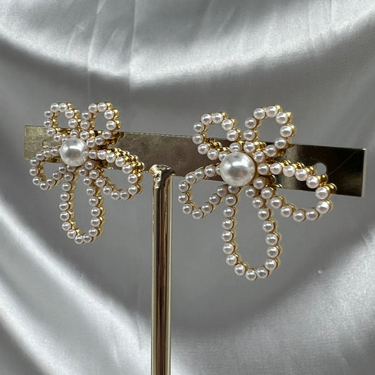 Aretes flor perla