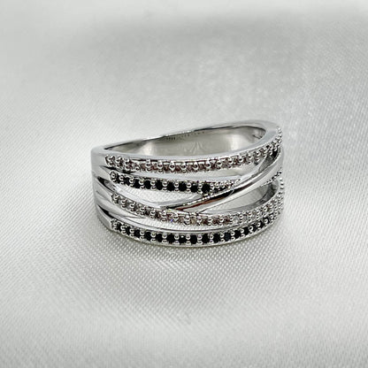 Anillo entrelazado black & silver