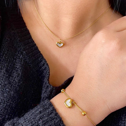 Collar dije Corazón Concha Natural