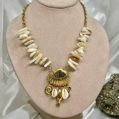 Collar Concha Dijes y perla