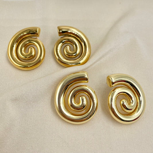 Aretes espiral baño de oro/ acero