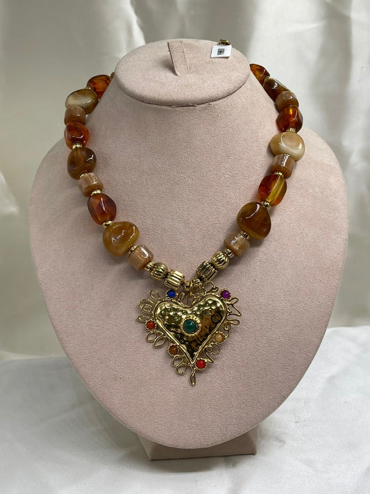 Collar Corazón Beige Colores