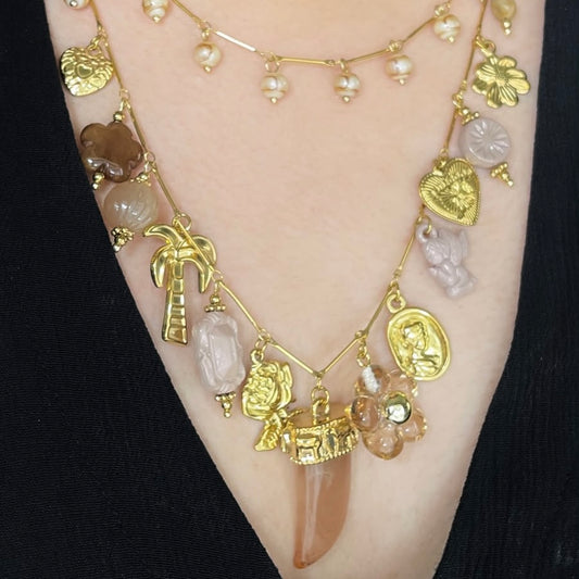 Collar doble cuerno