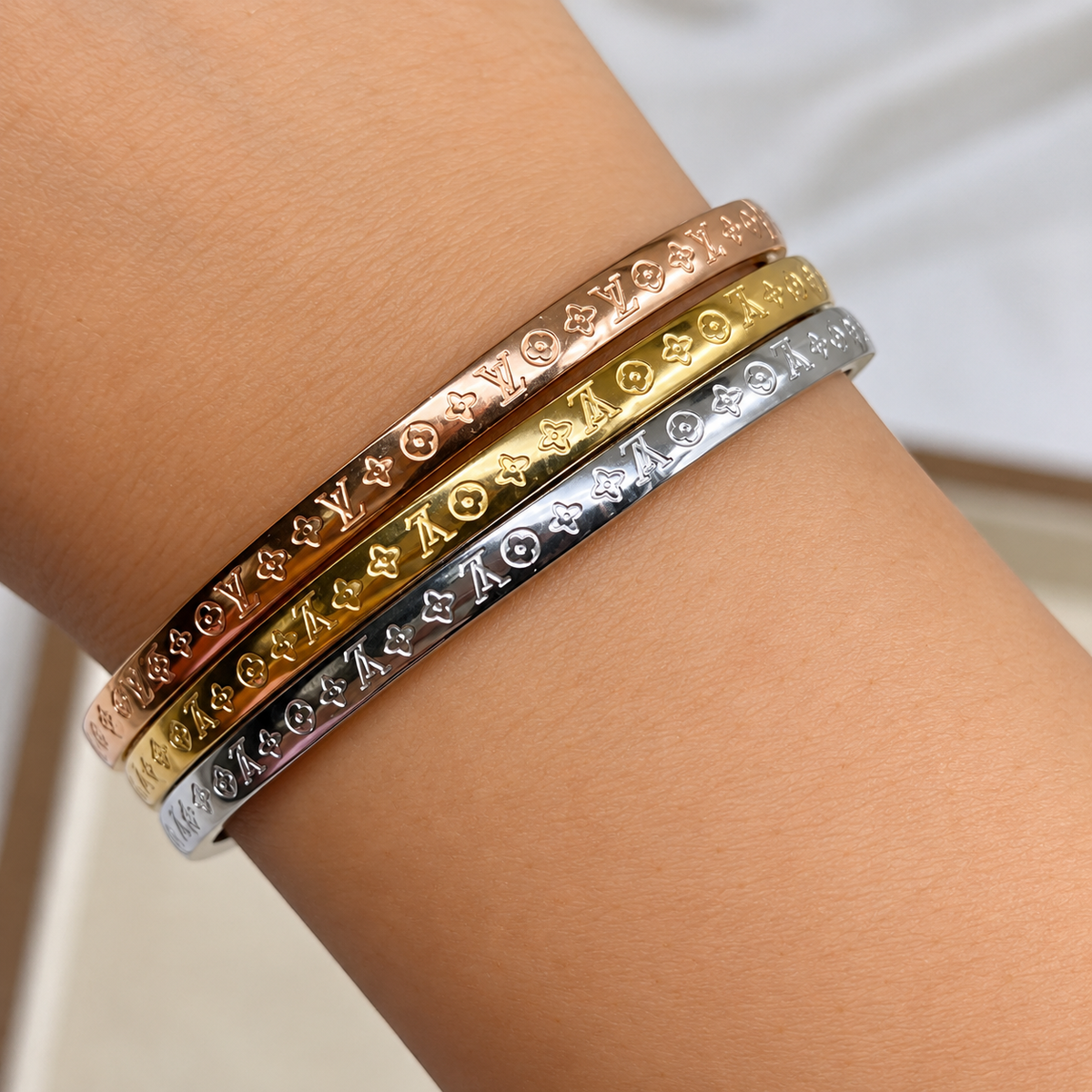 Brazalete LV