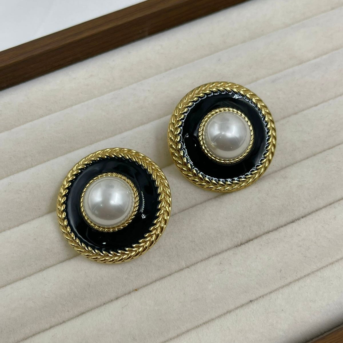 Aretes