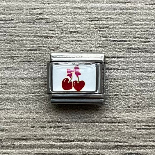 CHARM Cerezas fondo blanco