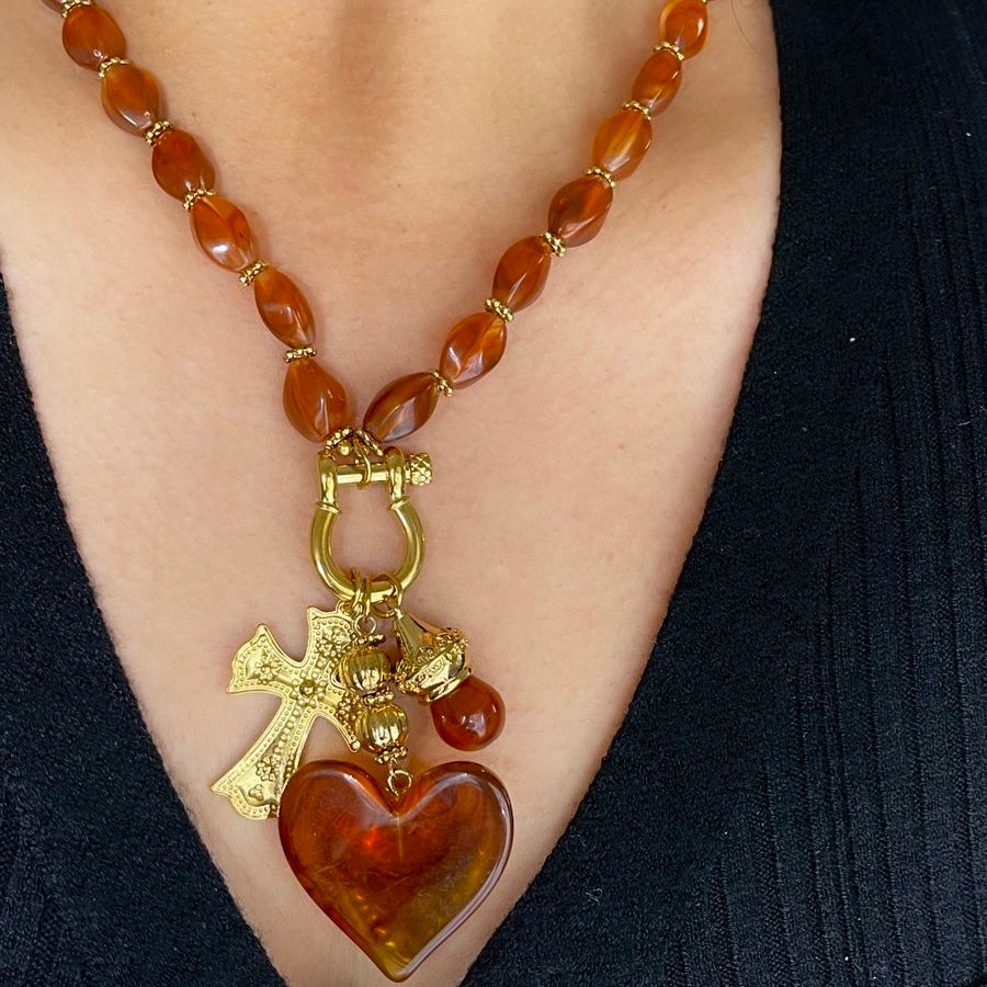 Collar Ámbar Corazón y Cruz