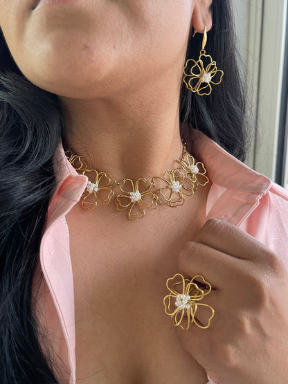 Collar Flores de Alambre